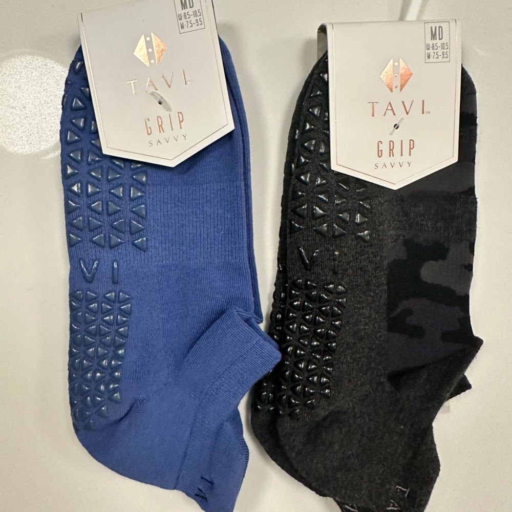 Tavi grip pilates socks NWT